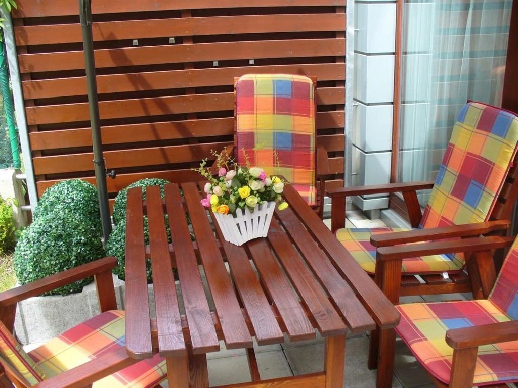 Garden Apartment With Garage In Central Prága Kültér fotó