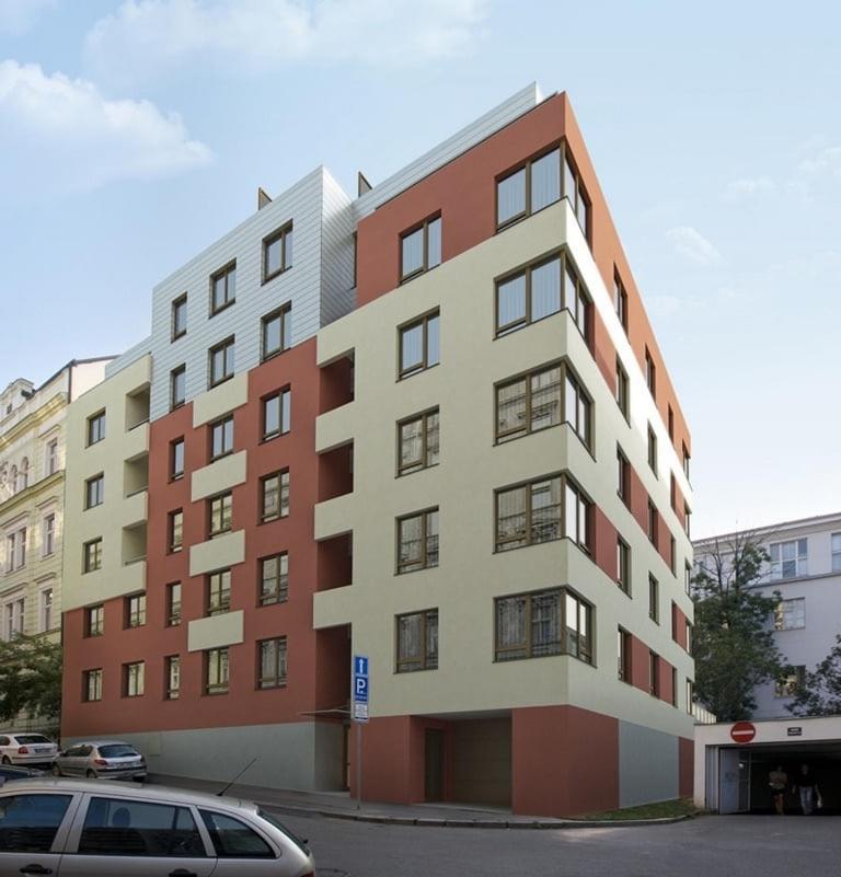 Garden Apartment With Garage In Central Prága Kültér fotó